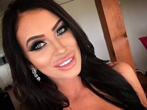 Gorgeous teeth from one of our clients using dental veneers.
